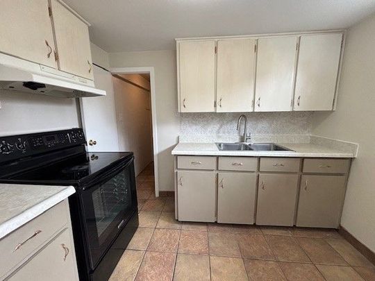 For Lease - 92 Westhumber Boulevard Unit# Basement, Toronto, Ontario - Photo 1