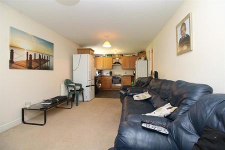 2 Bed Flat, Leatham Avenue, S61 - Photo 3