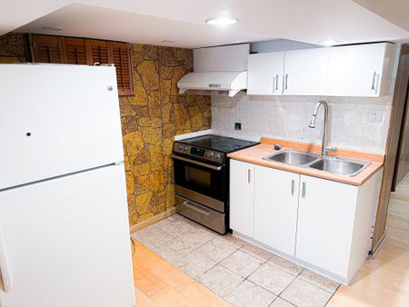 For Lease - 74 Castle Hill Drive Unit# Basement 2, Toronto, Ontario - Photo 3