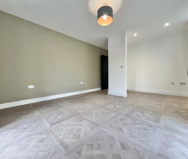 Sienna Villas, Hyde - Photo 4