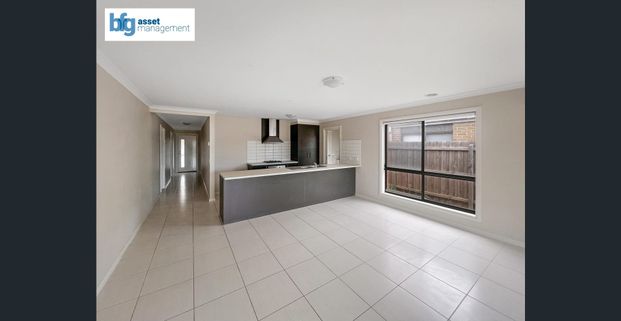 Modern 4 Bedroom Home in a great location! - Photo 1