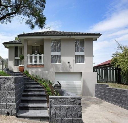 Fresh & Bright 3 Bedroom Home - Photo 2