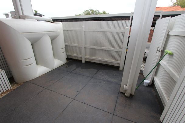 Gorgeous ground floor apartment! - Photo 1