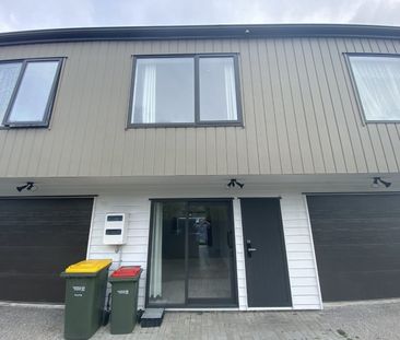 Discover comfort and style at 2/20 Metcalfe Rd, Ranui. - Photo 5