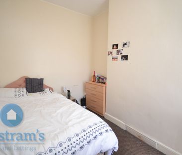 4 bed Mid Terraced House for Rent - Photo 1