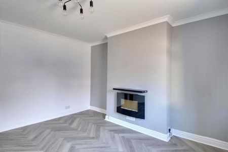 3 bedroom end of terrace house to rent - Photo 2