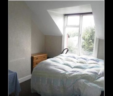 1 Bed Terraced House, St. Margarets Road, SE4 - Photo 2