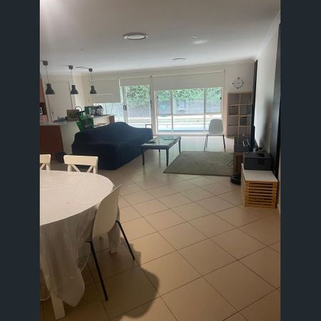 2 bedroom granny flat with private pool - Photo 3