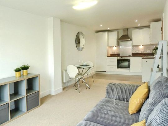 1 bedroom flat to rent - Photo 1