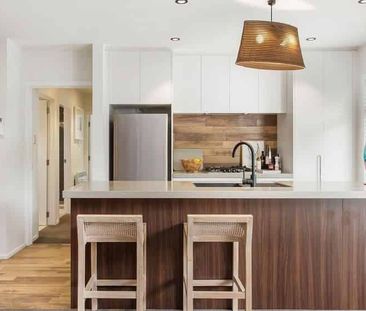 Stylish Living in a Quiet Cul-de-Sac - Photo 4
