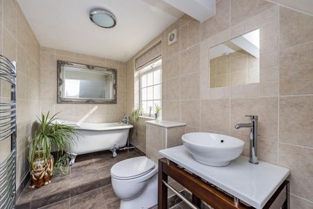 4 bedroom detached house to rent - Photo 5