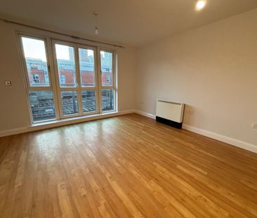2 bedroom flat to rent - Photo 4