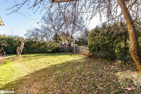 For Lease - 195 Bendamere Avenue, Hamilton, Ontario - Photo 3