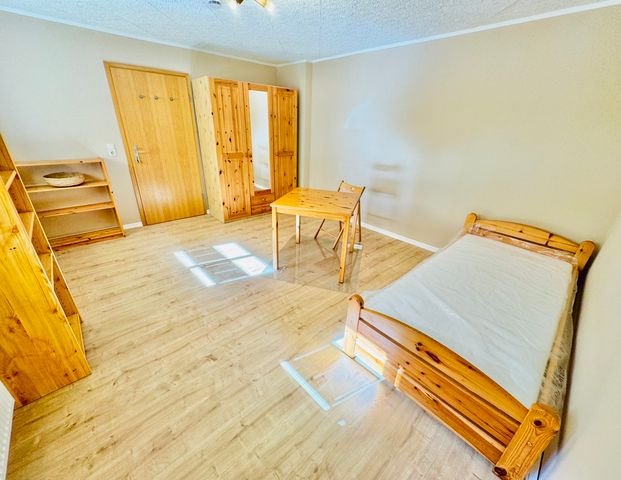 Möblierte 2-Zimmer-Souterrain-Wohnung im Herzen von Rostock - Photo 1