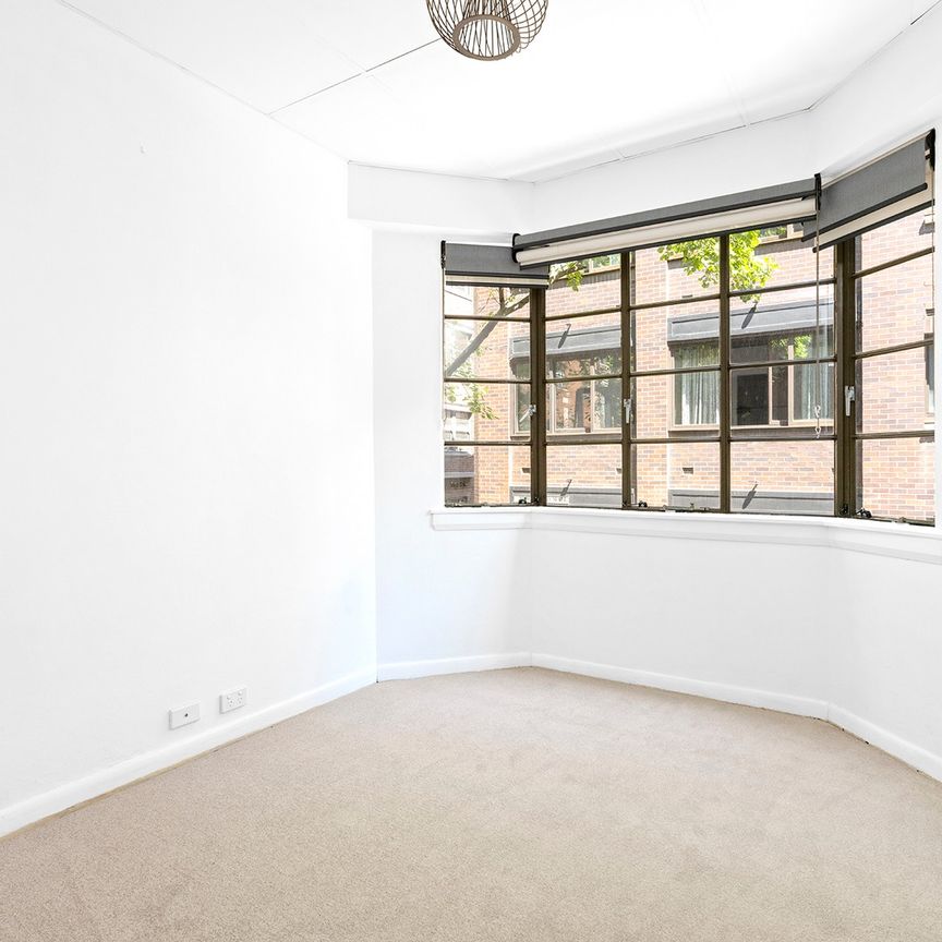 Light filled studio style apartment in the perfect location - Photo 1