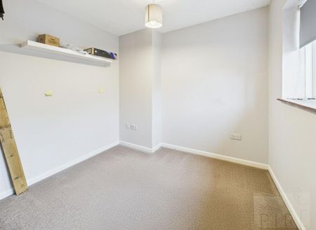 3 bedroom end of terrace house to rent - Photo 4