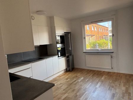 Syster Jennys väg 22 D - Foto 3