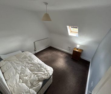 3 bedroom flat to rent - Photo 1