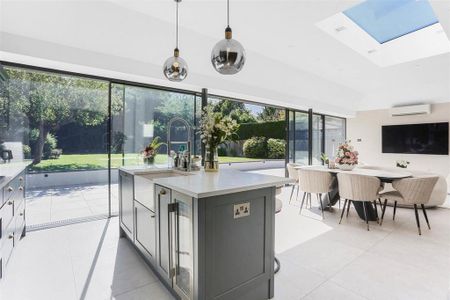 4 bedroom detached house to rent - Photo 4