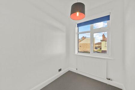 Russell Road, Mitcham, CR4 - Photo 5