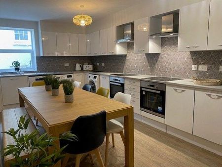 1 bedroom in a house share to rent - Photo 4