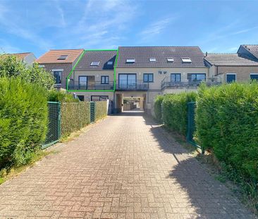 ruim duplex app met terras, 3 slpks, parking - Henri Dotremontstraa... - Photo 2