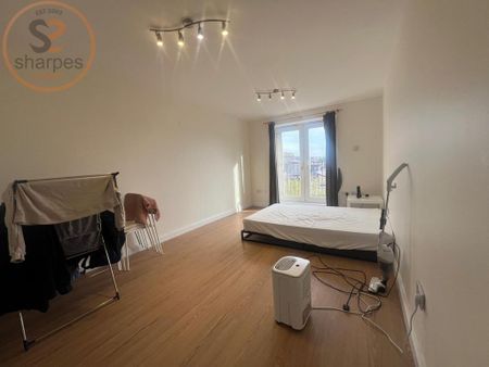 2 bedroom flat to rent - Photo 3
