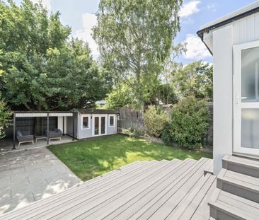 Semi-detached House to rent - Oakleigh Gardens, Orpington, BR6 - Photo 4