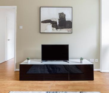 2 bedroom ground floor flat to rent - Photo 2