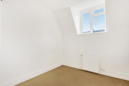 3 bedroom flat to rent - Photo 2