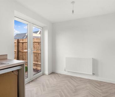 2 bedroom semi-detached house to rent - Photo 4