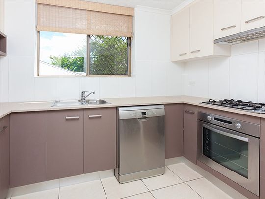 2/10 Butler Street, Ascot QLD 4007 - Apartment For Rent | Domain - Photo 1