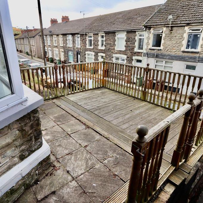 3 bedroom terraced house to rent - Photo 1