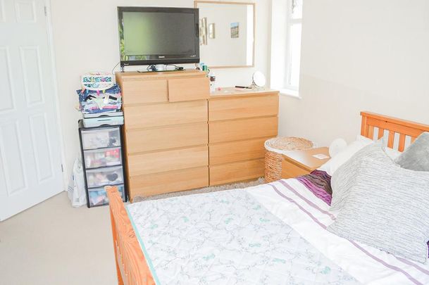 2 bedroom end of terrace house to rent - Photo 1