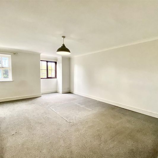 Little Pembroke, Worthing - Photo 1