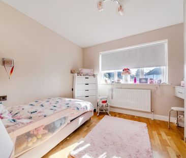 4 bedroom semi-detached house to rent - Photo 4