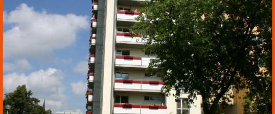 Moderne 4-Raum-Wohnung in zentraler Innenstadtlage//komplett saniert//mit Aufzug im 10. OG - Foto 1