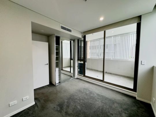 5 Sonny Leonard, Sydney - Photo 1