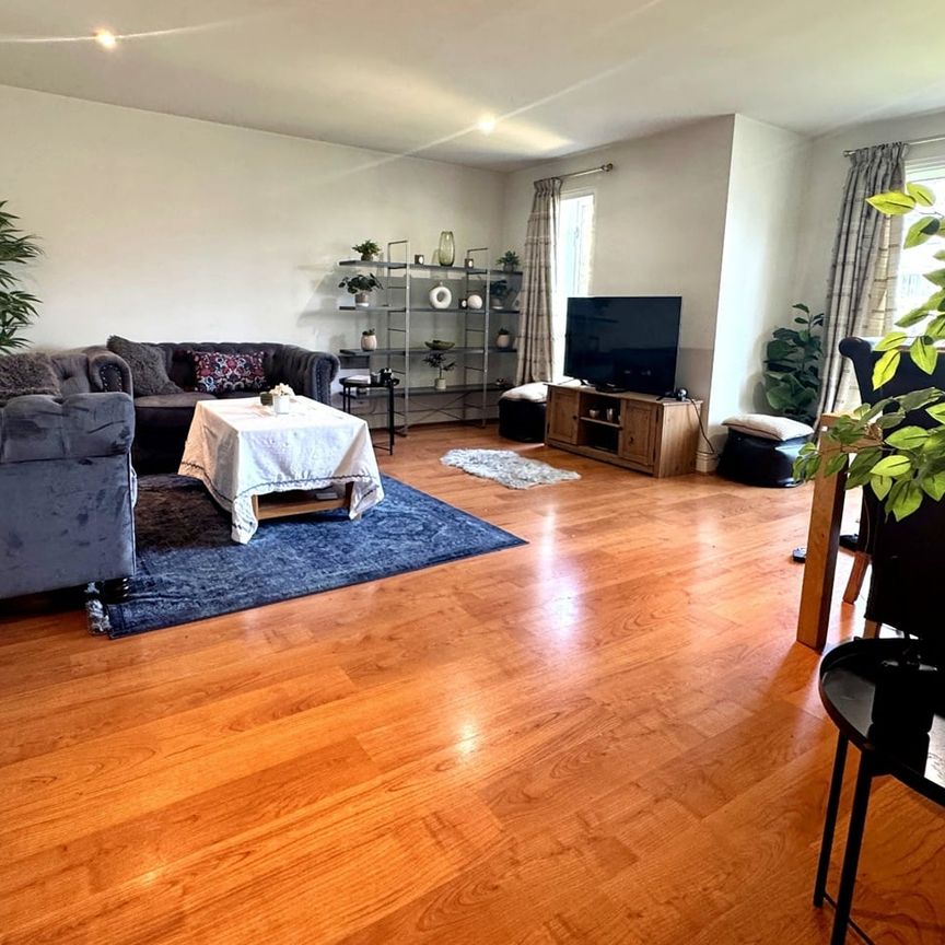 2 Bed Flat, Kensington High St, W14 - Photo 1