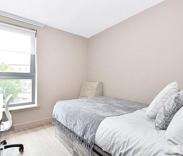 1 bedroom in a flat share to rent - Photo 4