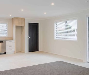 Brand new 2 bedroom unit! - Photo 3