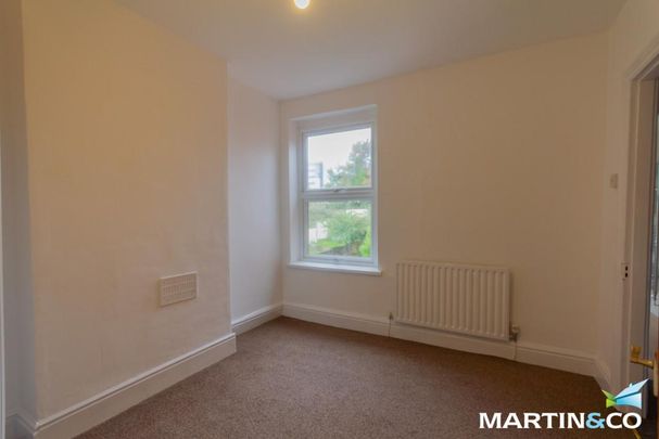 2 bedroom end of terrace house to rent - Photo 1