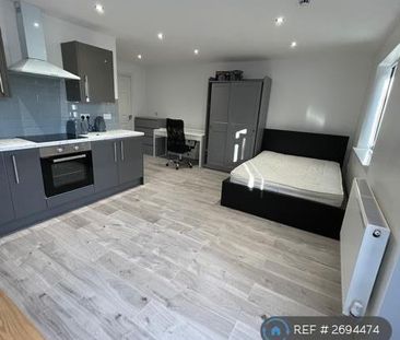 Studio to rent - Photo 1