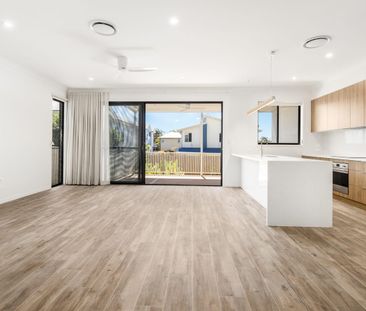 Brand New 4-Bedroom Townhome with Ducted Air Conditioning, Private ... - Photo 2