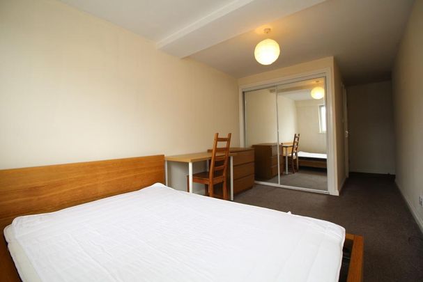 3 bedroom flat to rent - Photo 1