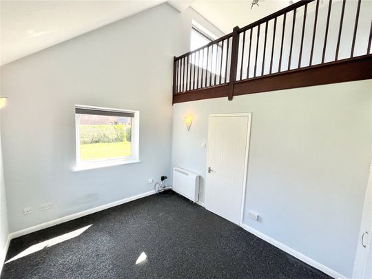 Weaverdale, Shoeburyness, Shoeburyness, Essex, SS3 8XL - Photo 1