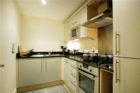 Chiswick High Road, London, W4 5RR - Photo 3