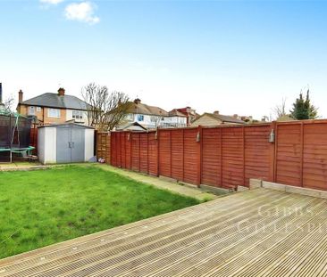 4 bedroom semi-detached house to rent - Photo 3