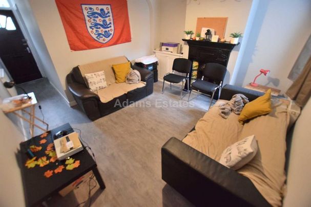 6 bedroom terraced house to rent - Photo 1