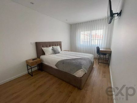 Vila Nova De Gaia - Photo 5